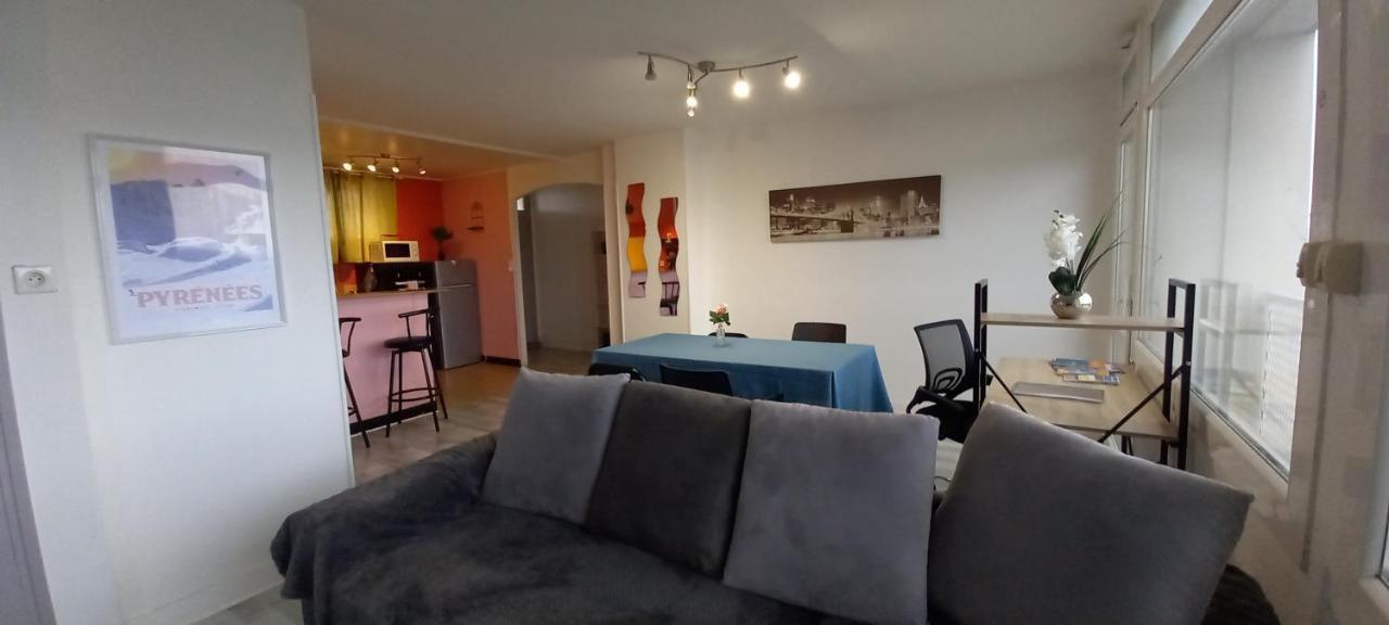 Cap Sud - 53M2- Vue Pyrenees- Hypercentre-Wifi Fibre -Nouvelle Literie Apartment Tarbes Exterior photo