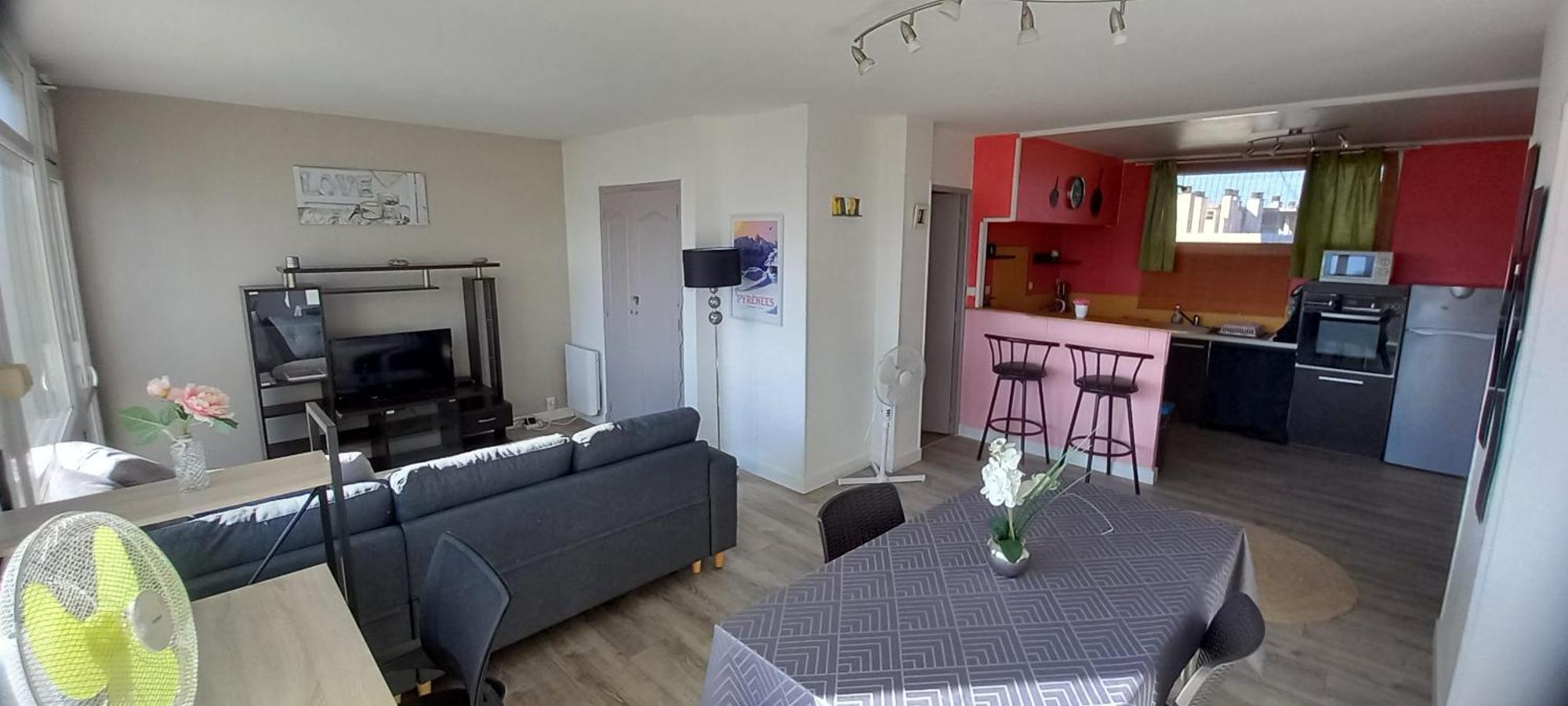 Cap Sud - 53M2- Vue Pyrenees- Hypercentre-Wifi Fibre -Nouvelle Literie Apartment Tarbes Exterior photo